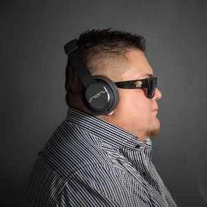 Meet your Posher, Derek